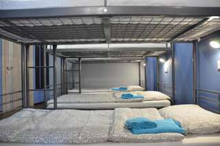 Хостел SunKiss Адлер Спальное место на двухъярусной кровати в общем номере для мужчин и женщин-2